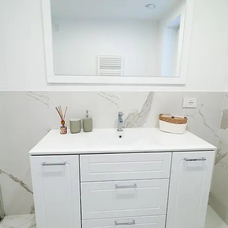Seafront Modern Farmont Acquamarine Apartment *