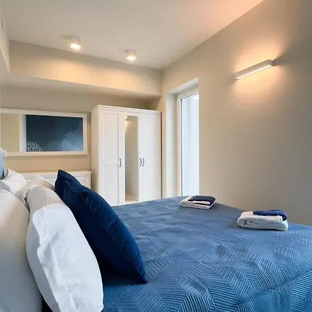 Apartment Seafront Modern Farmont Acquamarine *