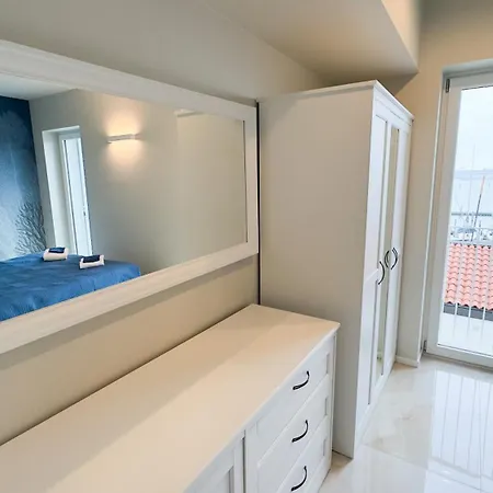 Seafront Modern Farmont Acquamarine *
