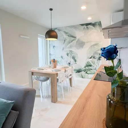 Seafront Modern Farmont Acquamarine