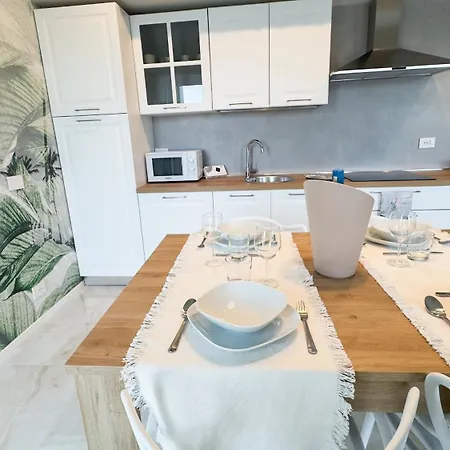 Seafront Modern Farmont Acquamarine