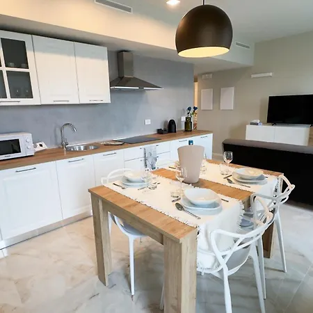 Appartement Seafront Modern Farmont Acquamarine