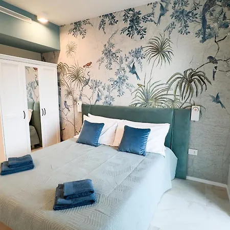 Seafront Modern Farmont Acquamarine *